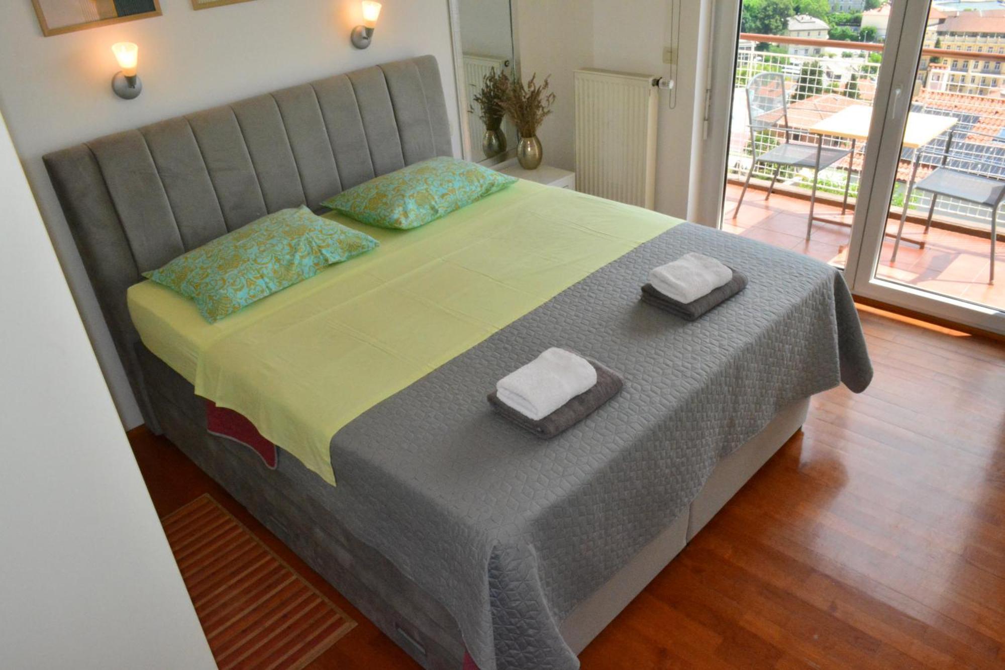 Apartments Zigulic أوباتيا الغرفة الصورة